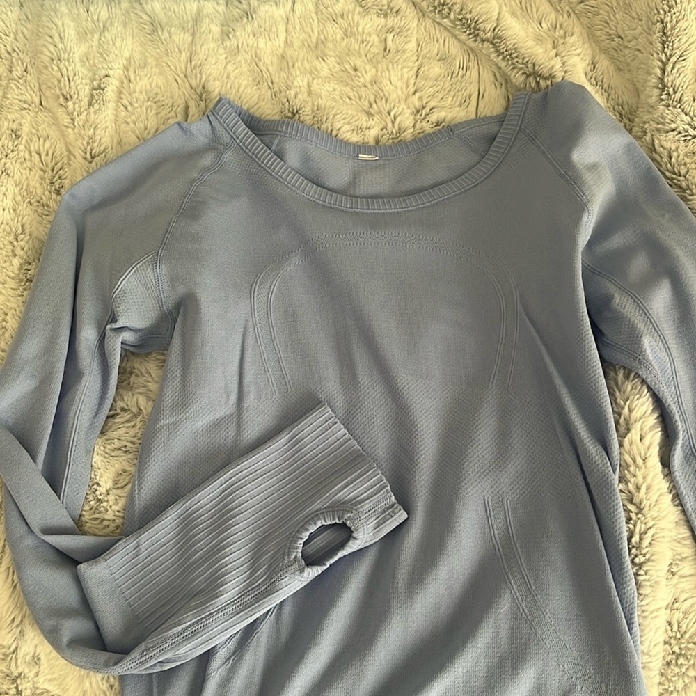 LuluLemon swiftly tech 1.0 size 6 in periwinkle